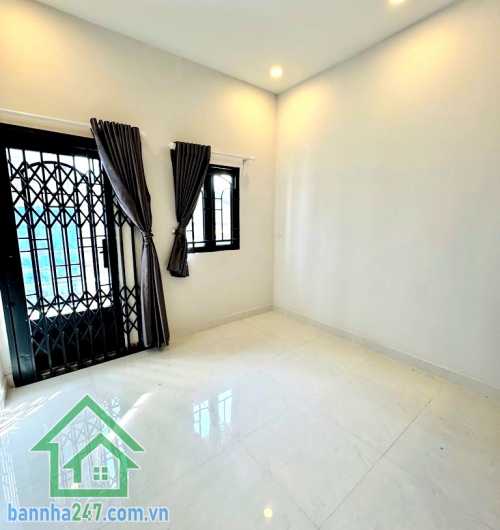 CHỈ 3,5 TỶ – NHÀ 3 TẦNG –DTSD: 54M² HẺM 3M – TRẦN VĂN QUANG – GIÁP QUẬN 10 - 2PN – 2WC * Kết cấu: 1 trệt 2 lầu - DTSD: 54m² * Công năng: 2PN – 2WC * Nhà mới, bố trí hợp lý – xách vali vào ở ngay