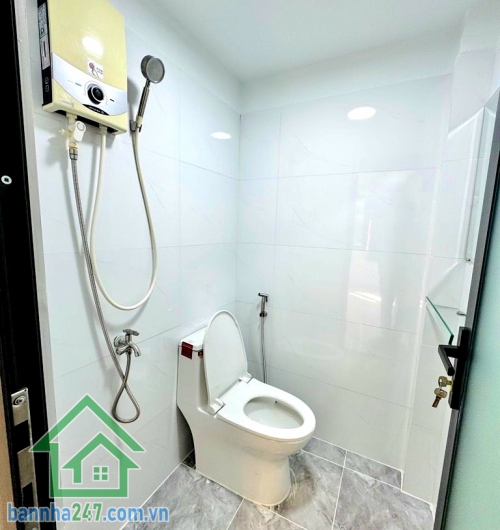 CHỈ 3,5 TỶ – NHÀ 3 TẦNG –DTSD: 54M² HẺM 3M – TRẦN VĂN QUANG – GIÁP QUẬN 10 - 2PN – 2WC * Kết cấu: 1 trệt 2 lầu - DTSD: 54m² * Công năng: 2PN – 2WC * Nhà mới, bố trí hợp lý – xách vali vào ở ngay