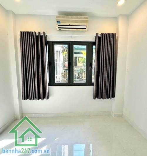 CHỈ 3,5 TỶ – NHÀ 3 TẦNG –DTSD: 54M² HẺM 3M – TRẦN VĂN QUANG – GIÁP QUẬN 10 - 2PN – 2WC * Kết cấu: 1 trệt 2 lầu - DTSD: 54m² * Công năng: 2PN – 2WC * Nhà mới, bố trí hợp lý – xách vali vào ở ngay