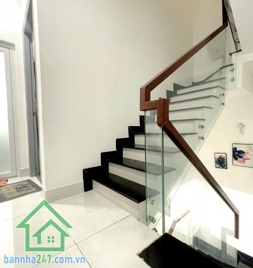 CHỈ 7,3 TỶ – NHÀ 4 TẦNG BTCT – HẺM 4M CÁCH MẠNG THÁNG TÁM - THÔNG - P.5 TÂN BÌNH – GIÁP QUẬN 10 – KHU SÂN BAY - 4 PN – 3 WC Diện tích: 46m² (4,4m x 10m) – vuông vức