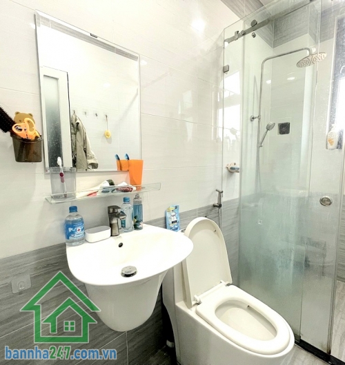 CHỈ 7,3 TỶ – NHÀ 4 TẦNG BTCT – HẺM 4M CÁCH MẠNG THÁNG TÁM - THÔNG - P.5 TÂN BÌNH – GIÁP QUẬN 10 – KHU SÂN BAY - 4 PN – 3 WC Diện tích: 46m² (4,4m x 10m) – vuông vức