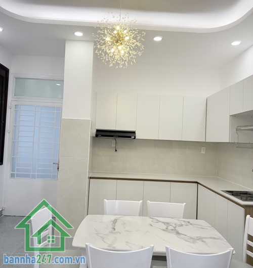 CHỈ 3,8 TỶ – CĂN HỘ VIP LÔ 5 – CHUNG CƯ PHÚ THỌ, P15 QUẬN 11 – 60M2 – FULL NỘI THẤT – BAN CÔNG 2 MẶT THOÁNG * Căn hộ lầu 11.03 – Lô 5 – Chung cư Phú Thọ. Thang máy thẻ từ riêng, an toàn tuyệt đối.