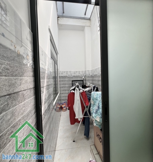 CHỈ 10, 3 TỶ - NHÀ ĐẸP NGAY PHỐ ẨM THỰC NGUYỄN NHỮ LÃM – TÂN PHÚ. HẺM RỘNG 10M.