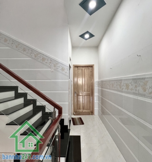 CHỈ 10, 3 TỶ - NHÀ ĐẸP NGAY PHỐ ẨM THỰC NGUYỄN NHỮ LÃM – TÂN PHÚ. HẺM RỘNG 10M.