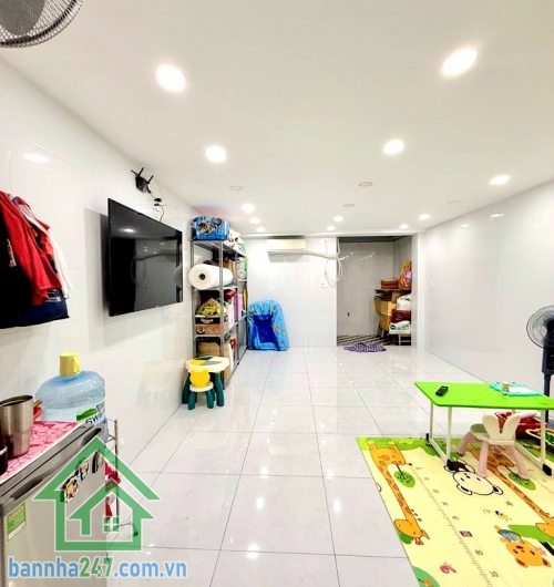 CHỈ 15 TỶ - HẺM XE TẢI - NHÀ ĐẸP 5 TẦNG – NGHĨA PHÁT P. TÂN SƠN NHẤT – KHU DÂN CƯ ĐỒNG BỘ CAO CẤP - 6 PN - 7 WC * Diện tích: 3,9 x 20m, nở hậu 4,3m – phong thủy đẹp * Kết cấu: 1 trệt 3 lầu sân thượng * Công năng: 6 PN – 7 WC