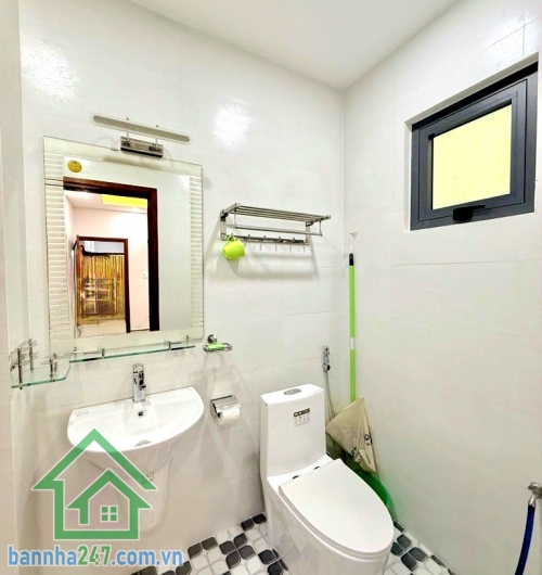 CHỈ 15 TỶ - HẺM XE TẢI - NHÀ ĐẸP 5 TẦNG – NGHĨA PHÁT P. TÂN SƠN NHẤT – KHU DÂN CƯ ĐỒNG BỘ CAO CẤP - 6 PN - 7 WC * Diện tích: 3,9 x 20m, nở hậu 4,3m – phong thủy đẹp * Kết cấu: 1 trệt 3 lầu sân thượng * Công năng: 6 PN – 7 WC