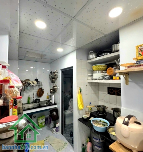 CHỈ 3,7 TỶ – NHÀ MỚI Ở NGAY – 34M² – 2 TẦNG – 2PN – 2WC – HẺM THÔNG THOÁNG Kết cấu: 1 trệt 1 lầu, 2 phòng ngủ, 2 WC (có thể làm thêm 1PN).  Nhà mới đẹp, chỉ việc vào ở.