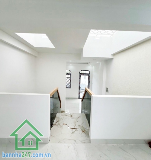 CHỈ 7,9 TỶ (CÒN TL) - NHÀ 5 TẦNG HXH THÔNG – GẦN AEON TÂN PHÚ – FULL NỘI THẤT CAO CẤP - 59m² (4 x 14.7m) - Nở hậu 4,03m – tài lộc  - 5 PN – 5 WC  Nhà mới đẹp – thiết kế hiện đại – vào ở ngay  Đường số 11, P. Bình Hưng Hòa – cách Aeon Tân Phú chỉ 2km (chưa