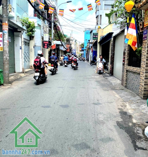 CHỈ 12.39 TỶ - MTKD ĐƯỜNG 8M – CÁCH LẠC LONG QUÂN CHỈ 20M – 5 TẦNG BTCT – 6 PN - 4 WC - DÒNG TIỀN 25 TRIỆU/TH