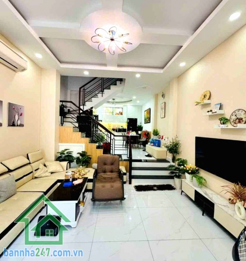 CHỈ 9,3 TỶ – GẦN NHÀ THỜ TÂN HƯƠNG TÂN PHÚ – HẺM 8M – Ô TÔ NGỦ TRONG NHÀ – DT: (4,5 x 12) 4 TẦNG BTCT - 5 PN - 5 WC - TẶNG FULL NỘI THẤT CAO CẤP