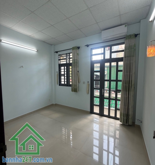 CHỈ 6,35 TỶ (TL) – HẺM NHỰA Ô TÔ ĐẬU CỬA – SÁT MẶT TIỀN PHÚ THỌ HÒA – 40M² – NHÀ ĐẸP 2 LẦU – DÒNG TIỀN ỔN ĐỊNH