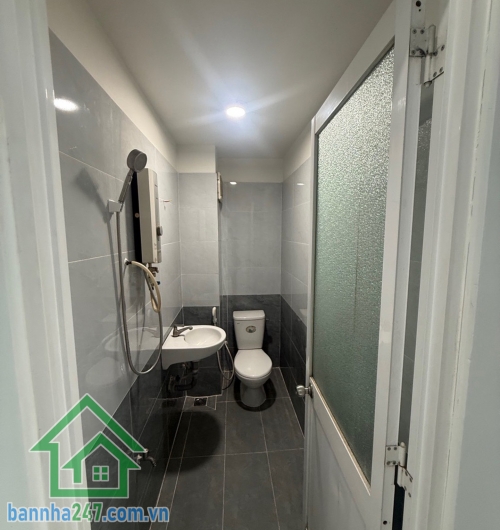 CHỈ 6,35 TỶ (TL) – HẺM NHỰA Ô TÔ ĐẬU CỬA – SÁT MẶT TIỀN PHÚ THỌ HÒA – 40M² – NHÀ ĐẸP 2 LẦU – DÒNG TIỀN ỔN ĐỊNH