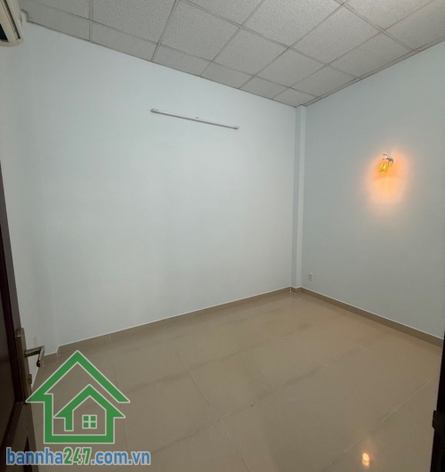 CHỈ 6,35 TỶ (TL) – HẺM NHỰA Ô TÔ ĐẬU CỬA – SÁT MẶT TIỀN PHÚ THỌ HÒA – 40M² – NHÀ ĐẸP 2 LẦU – DÒNG TIỀN ỔN ĐỊNH