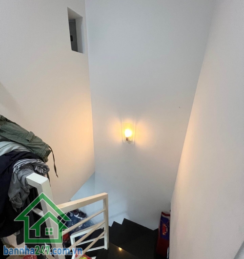 CHỈ 3,6 TỶ – NHÀ ĐẸP FULL NỘI THẤT – NGUYỄN SƠN, TÂN PHÚ – XÁCH VALI VÀO Ở NGAY - 20m² (2,3 x 9)m - 2 PN - 2 WC