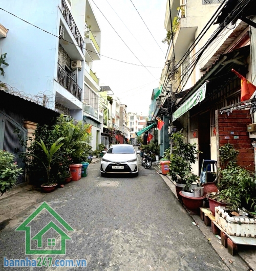 CHỈ 4,48 TỶ - HẺM XE HƠI 7M - NHÀ 2 TẦNG NGAY HẺM ĐẸP NHẤT CHIẾN LƯỢC - SÁT KHU TÊN LỬA - DT: (4x9) M - 2PN - 2WC