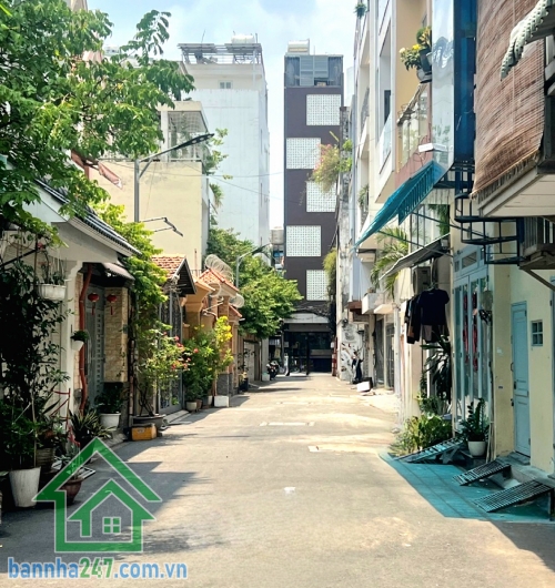 CHỈ 26 TỶ - SÁT SÂN BAY - HẺM XE TẢI - ĐẤT LỚN 176M² (5 x 35)M - HIẾ.M HÀNG TRUNG TÂM
