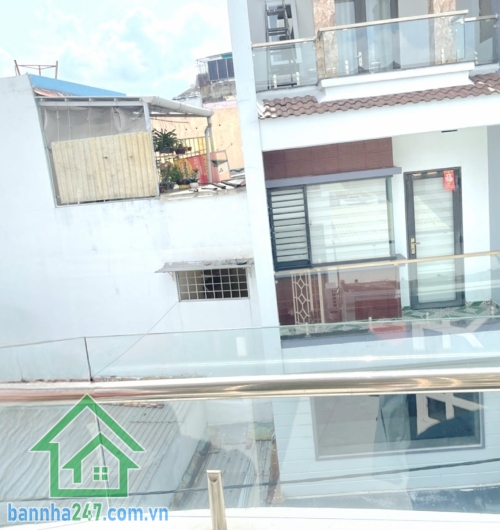 CHỈ 7,2 TỶ - HẺM XE HƠI 5M THÔNG TRỊNH ĐÌNH TRỌNG - 41M² - 3 TẦNG BTCT - 2PN - 3WC