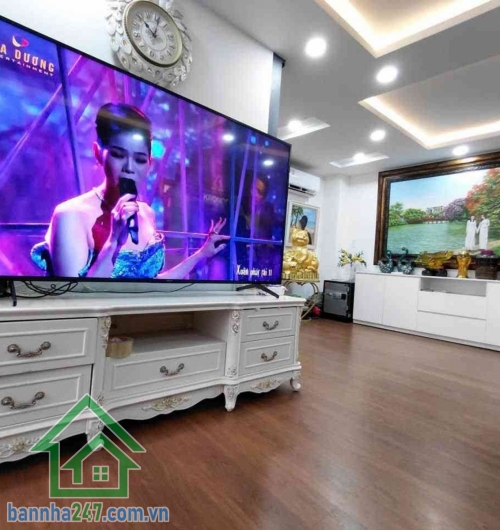 NHÀ ĐẸP HẺM XE TẢI ĐỒNG HỒ – NGANG HƠN 6M HIẾM GẶP – Ở NGAY – KINH DOANH TỐT – CHỈ 6,4 TỶ TL