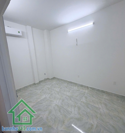 CHỈ 5,3 TỶ – NHÀ RIÊNG TRUNG TÂM TÂN BÌNH – CÁCH SÂN BAY CHỈ VÀI PHÚT – 40M² – 2PN, 3WC 