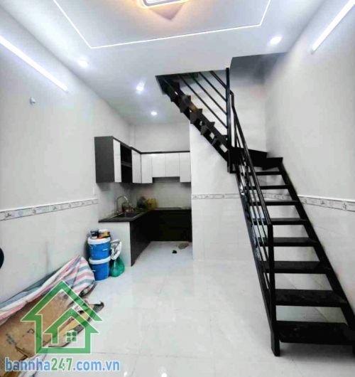 CHỈ 3,2 TỶ – LẠC LONG QUÂN – GẦN BẢY HIỀN – NHÀ MỚI XÂY 3 TẦNG – 2PN – SỔ RIÊNG