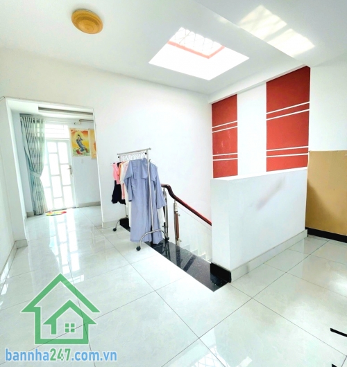 CHỈ 11,5 TỶ – NGUYỄN VĂN CÔNG – GẦN SÂN BAY – CĂN GÓC 2 MẶT – 73M² – 4 TẦNG – 5PN – 6WC - NỞ HẬU
