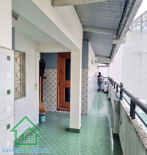 CHỈ 15,6 TỶ – CHDV KHU VIP SÂN BAY – 129M² – 5 TẦNG – 12PN – DÒNG TIỀN 47 TRIỆU/THÁNG – SÂN VƯỜN THOÁNG