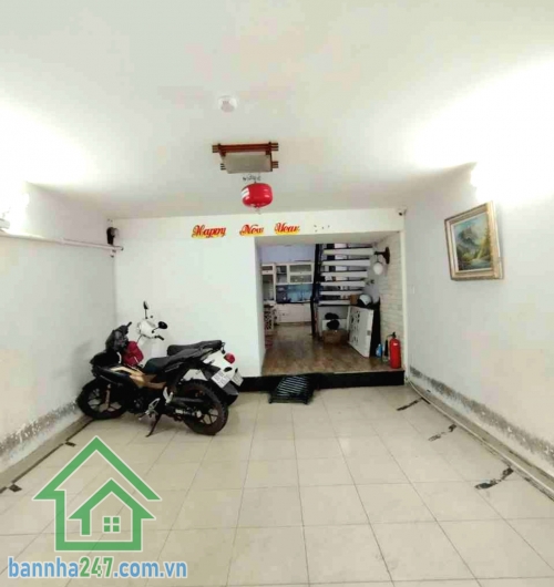 CHỈ 13,5 TỶ – HXH 5M THẲNG 1 TRỤC – 3 CĂN RA MẶT TIỀN – 76M² – 4 TẦNG  BTCT - 7PN - 7WC – DÒNG TIỀN 30TR/THÁNG