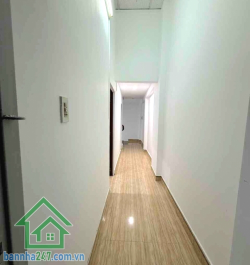 CHỈ 5,2 TỶ – KHU CHỢ VẢI TÂN PHÚ – 3 TẦNG – XE HƠI ĐỖ CỔNG – 32M² – HI.ẾM NH.À B.ÁN