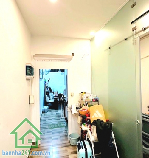 CHỈ 12,6 TỶ – MTKD TRẦN KHẮC CHÂN – GẦN HỒ VĂN HUÊ – PHÚ NHUẬN - DT: 66M² – 2 TẦNG