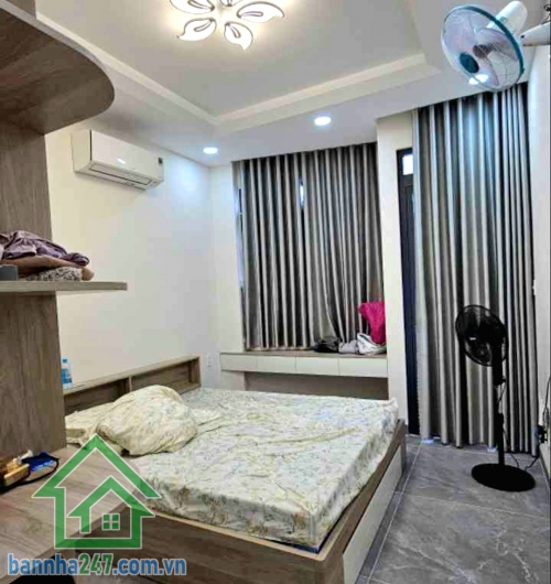 CHỈ 6,1 TỶ – NHÀ 4 TẦNG – HẺM XE TẢI 5M – SÁT MẶT TIỀN LẠC LONG QUÂN – 32M² 