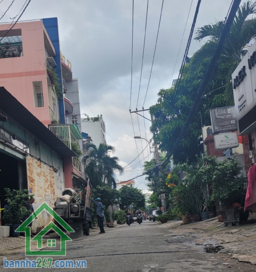 CHỈ 10,5 TỶ – GÓC 2MT HẺM 8M NHỰA – TÂN THÀNH, TÂN PHÚ – DÒNG TIỀN 25TR/THÁNG DT: 47m² (4x14m). Kết cấu: 3 tầng kiên cố, 6PN – 6WC. Hiện đang cho thuê thu nhập 25 triệu/tháng. 