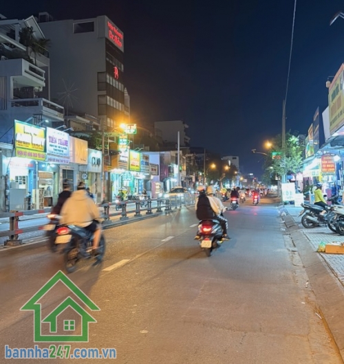 MẶT TIỀN TRƯỜNG CHINH – KINH DOANH CỰC ĐỈNH – 4 TẦNG – 6PN – CHỈ VIỆC VẬN HÀNH Đường Trường Chinh – lộ giới 20m có lề – kinh doanh ngày đêm siêu sầm uất. 