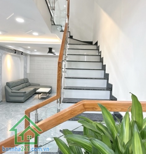 BÁN NHÀ PHỐ CAO CẤP – LÊ VĂN QUỚI, BÌNH TÂN – 5 TẦNG – 4PN 5WC – ĐƯỜNG XE HƠI – GIÁ CHỈ 6.3 TỶ * Vị trí: Trung tâm Bình Tân, hẻm 413 Lê Văn Quới, ngay giáp Tân Bình. 