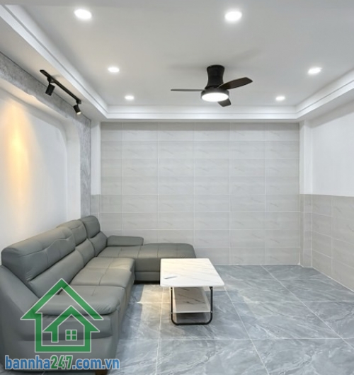 BÁN NHÀ PHỐ CAO CẤP – LÊ VĂN QUỚI, BÌNH TÂN – 5 TẦNG – 4PN 5WC – ĐƯỜNG XE HƠI – GIÁ CHỈ 6.3 TỶ * Vị trí: Trung tâm Bình Tân, hẻm 413 Lê Văn Quới, ngay giáp Tân Bình. 