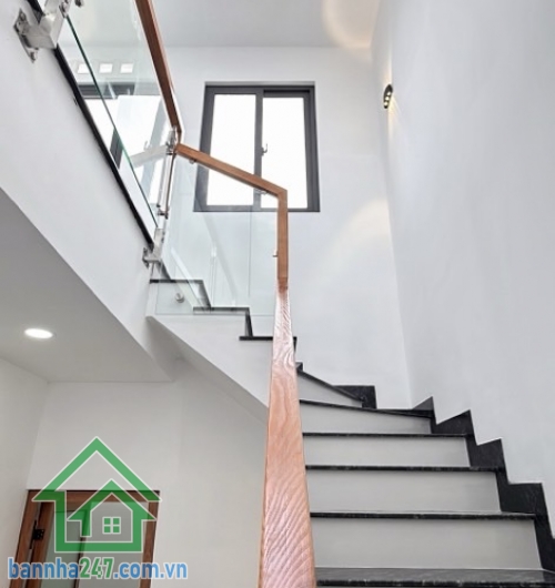 BÁN NHÀ PHỐ CAO CẤP – LÊ VĂN QUỚI, BÌNH TÂN – 5 TẦNG – 4PN 5WC – ĐƯỜNG XE HƠI – GIÁ CHỈ 6.3 TỶ * Vị trí: Trung tâm Bình Tân, hẻm 413 Lê Văn Quới, ngay giáp Tân Bình. 