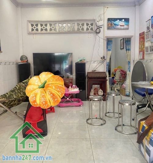 CHỈ 4.85 TỶ – NHÀ 2 TẦNG – HẺM XE HƠI – SƠN KỲ, TÂN PHÚ – 52M² Diện tích: 4 x 13m, sổ vuông vức, công chứng ngay. Kết cấu: 2 tầng, 2PN, 2WC, nhà gọn gàng đầy đủ công năng. Hẻm xe hơi, hẻm cụt an ninh – yên tĩnh.