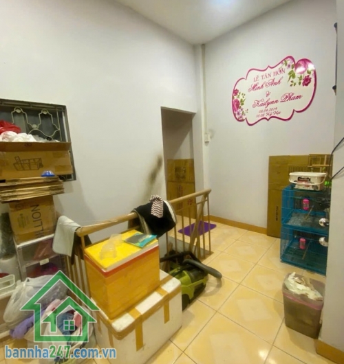 CHỈ 4.85 TỶ – NHÀ 2 TẦNG – HẺM XE HƠI – SƠN KỲ, TÂN PHÚ – 52M² Diện tích: 4 x 13m, sổ vuông vức, công chứng ngay. Kết cấu: 2 tầng, 2PN, 2WC, nhà gọn gàng đầy đủ công năng. Hẻm xe hơi, hẻm cụt an ninh – yên tĩnh.