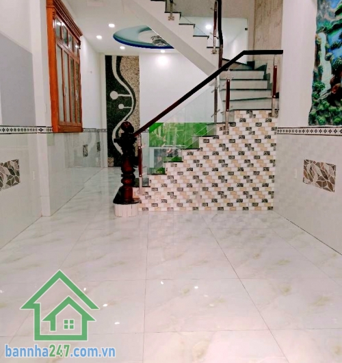 CHỈ 6,8 TỶ – HXH THÔNG – KHU PHÂN LÔ CAO TẦNG – 4PN MASTER HƯƠNG LỘ 2 – LÊ VĂN QUỚI – NGÃ TƯ BỐN XÃ – GIÁP TÂN PHÚ Diện tích: 54m² (4m x 13.5m) – vuông vức Kết cấu: Trệt + 2 Lầu + Sân thượng. 4 phòng ngủ MASTER khép kín - 5 WC