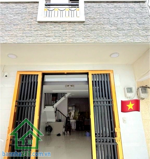 CHỈ 5,2 TỶ – SIÊU PHẨM TÂN PHÚ – HẺM XE TẢI ĐẬU NGAY NHÀ – NGANG 4M VUÔNG VỨC – NHÀ ĐẸP Ở NGAY Trung tâm Quận Tân Phú – gần Công viên nước Đầm Sen Diện tích: 34m² – ngang 4m vuông vức, rất thoáng. Kết cấu: 1 trệt + 1 lầu (2 tầng) 2 PN – 2 WC