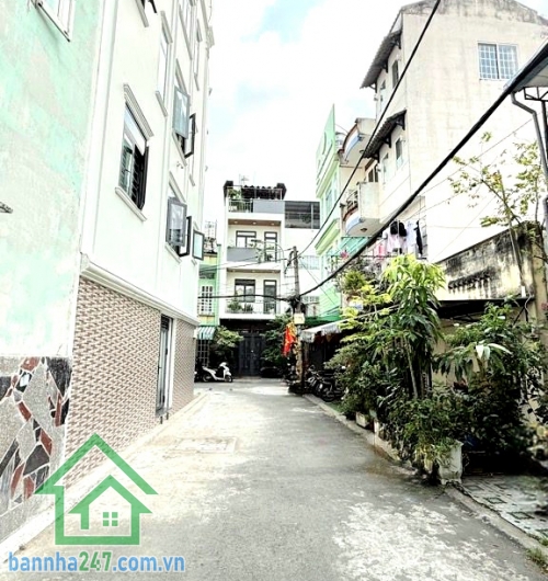 CHỈ 5,2 TỶ – SIÊU PHẨM TÂN PHÚ – HẺM XE TẢI ĐẬU NGAY NHÀ – NGANG 4M VUÔNG VỨC – NHÀ ĐẸP Ở NGAY Trung tâm Quận Tân Phú – gần Công viên nước Đầm Sen Diện tích: 34m² – ngang 4m vuông vức, rất thoáng. Kết cấu: 1 trệt + 1 lầu (2 tầng) 2 PN – 2 WC