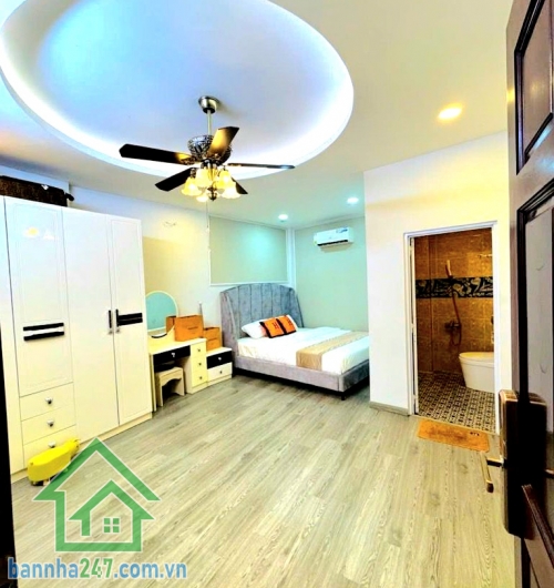 CHỈ 5,59 TỶ – SIÊU PHẨM TÂN BÌNH – NHÀ 3 TẦNG - DT: 46M² FULL NỘI THẤT – 4PN, 5WC  Nhà đẹp full nội thất, mua là ở ngay – xem là mê Vị trí Tân Bình Hẻm thông