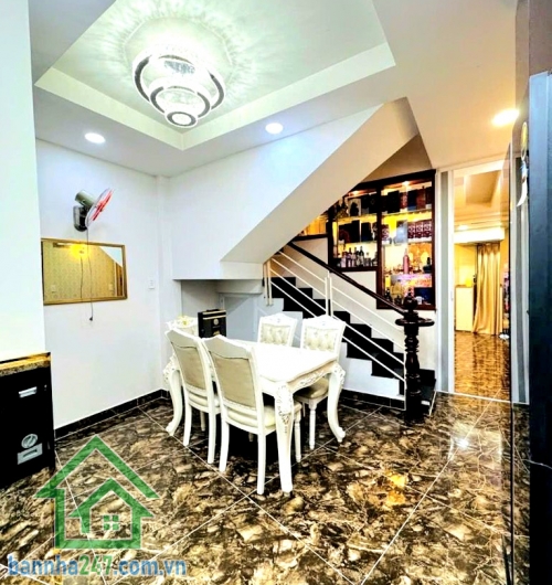 CHỈ 5,59 TỶ – SIÊU PHẨM TÂN BÌNH – NHÀ 3 TẦNG - DT: 46M² FULL NỘI THẤT – 4PN, 5WC  Nhà đẹp full nội thất, mua là ở ngay – xem là mê Vị trí Tân Bình Hẻm thông
