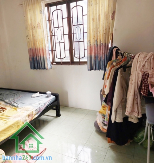 CHỈ 3,1 TỶ – NHÀ 2 TẦNG TRUNG TÂM TÂN PHÚ – DT: 32M2 - ĐANG CHO THUÊ 6TR/THÁNG – NGÂN HÀNG HỖ TRỢ VAY HƠN 2 TỶ Kết cấu: 2 Tầng (1 trệt 1 lầu), gồm 2PN, bếp, WC