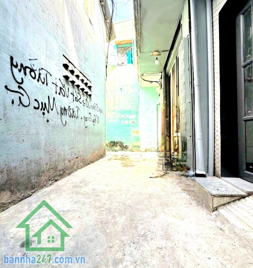 CHỈ 2,2 TỶ (TL) – TRUNG TÂM QUẬN 11 – NHÀ MỚI 3 TẦNG – DTSD: 33M² - 2PN – 3WC – SỔ 2025 – Ở NGAY * Kết cấu: 1 trệt 2 lầu, 2 phòng ngủ – 3 WC, nhà mới 100%