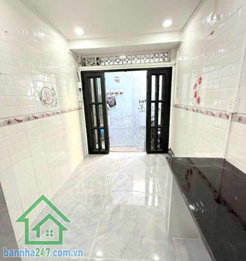 CHỈ 2,2 TỶ (TL) – TRUNG TÂM QUẬN 11 – NHÀ MỚI 3 TẦNG – DTSD: 33M² - 2PN – 3WC – SỔ 2025 – Ở NGAY * Kết cấu: 1 trệt 2 lầu, 2 phòng ngủ – 3 WC, nhà mới 100%