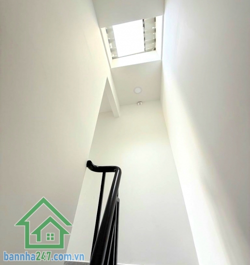 CHỈ 2,2 TỶ (TL) – TRUNG TÂM QUẬN 11 – NHÀ MỚI 3 TẦNG – DTSD: 33M² - 2PN – 3WC – SỔ 2025 – Ở NGAY * Kết cấu: 1 trệt 2 lầu, 2 phòng ngủ – 3 WC, nhà mới 100%