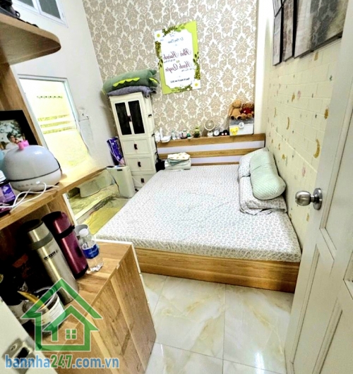 CHỈ 7.2 TỶ – TRUNG TÂM QUẬN 10 - HẺM Ô TÔ THÔNG – GẦN MẶT TIỀN – NHÀ ĐẸP 3 TẦNG - TẶNG FULL NỘI THẤT – 4PN + WC – KHU HIẾM NHÀ BÁN • Trung tâm Quận 10, hẻm ô tô thông