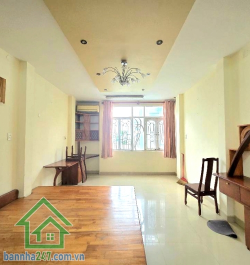 CHỈ 7 TỶ – SIÊU PHẨM 5 TẦNG NGAY P.6 TÂN BÌNH – HẺM THẲNG 1 TRỤC – VÀI BƯỚC RA MẶT TIỀN – DT: 50M² (4x13)m – NHÀ ĐẸP Ở NGAY! Kết cấu: 1 trệt, 1 lửng, 2 lầu, sân thượng. 