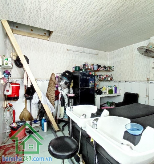 MẶT TIỀN BÌNH TÂN – 194M² – THU NHẬP HƠN 20TR/TH – CÁCH CHỢ 200M Vị trí đắc địa: Cách chợ Bình Trị Đông 200m, ngay đoạn sầm uất Trương Phước Phan, gần BX Miền Tây. 
