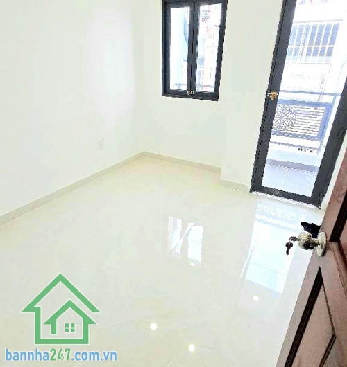 CHỈ 3,75 TỶ – NHÀ MỚI Ở NGAY – HẺM XE HƠI – BÌNH HƯNG HÒA, BÌNH TÂN - 2 PN - 2 WC Diện tích: 30m² (3 x 10m) Diện tích sử dụng: 57,6m² Kết cấu: 1 trệt + 1 lầu